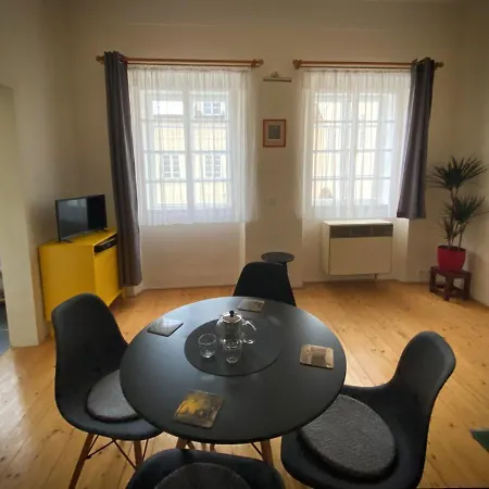 Utulny Byt Pod Prazskym Hradem Apartament *