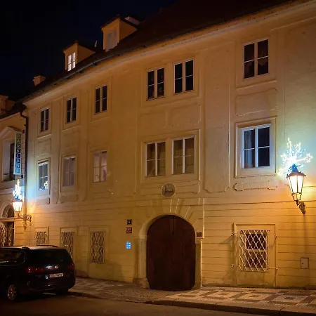 Apartament Utulny Byt Pod Prazskym Hradem